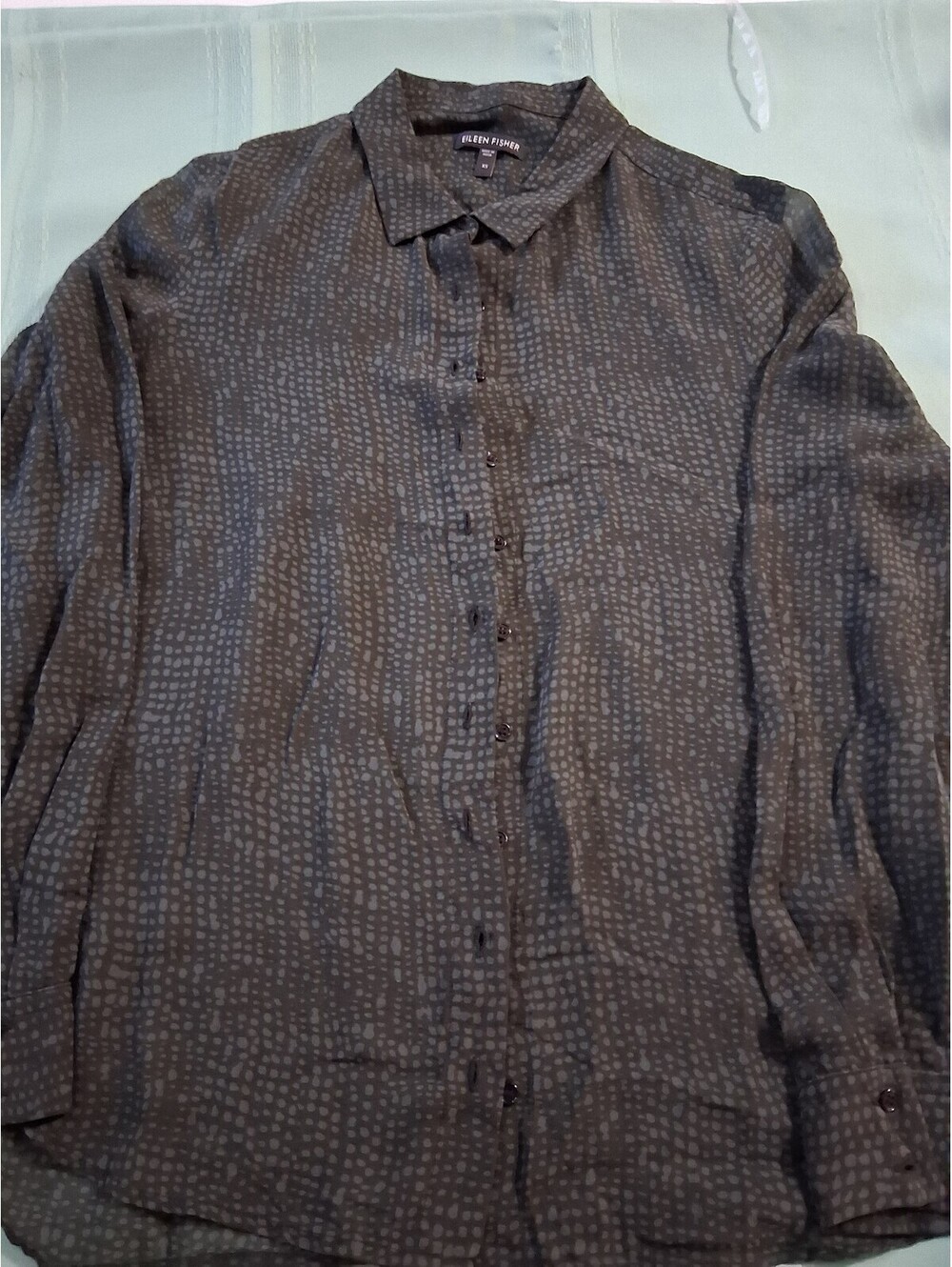 Eileen Fisher XS Silk Button-Up Blouse in Charcoal with Pattern